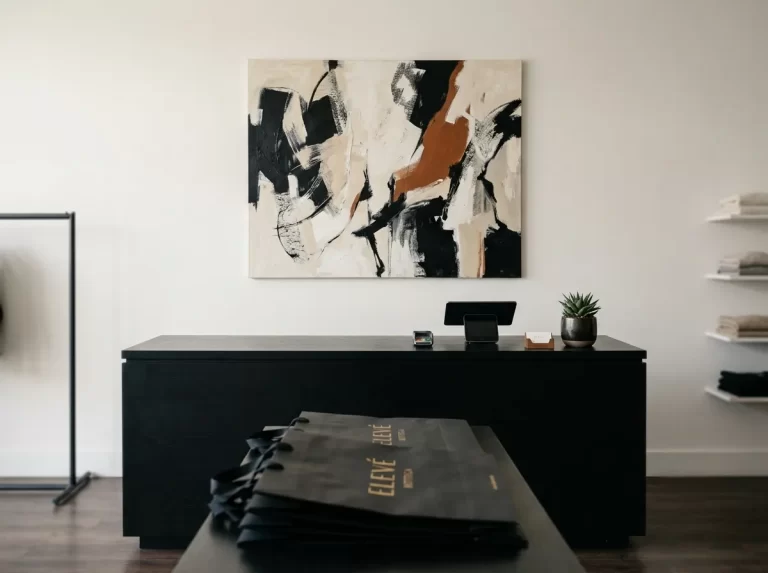 retail wall decor
